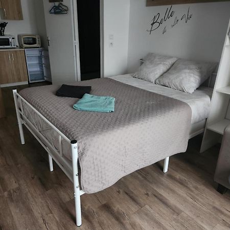 Studio Avec Terrasse Troarn Экстерьер фото